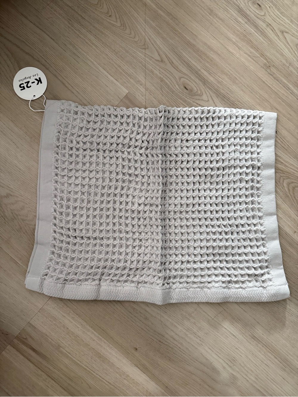 K25 Los Angeles bath and hand towel set NWT